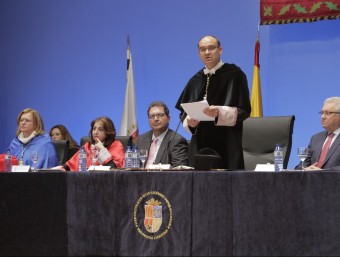 El rector Manuel Palomar en l'acte d'obertura del curs passat. EL PUNT AVUI