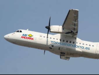 Un avió de la companyia Air Andorra enlairant-se AIR ANDORRA