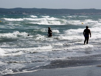 Zona de platja de Sant Pere Pescador, davant el càmping l'Àmfora ACN