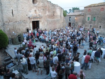 La presentació del receptari, divendres al vespre a la plaça de l'Església d'Ullastret E.A