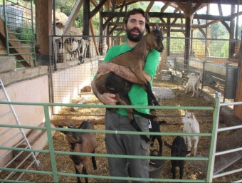 En Marc Muntanya és el pastor de Riudaura que ha fet la campanya. ACN