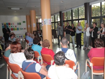 L'alcalde, Josep Llensa, i la consellera Neus Munté durant la visita al nou centre, divendres a la tarda E.A