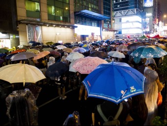 Milers d'estudiants de Hong Kong es revolten contra els plans de reforma electoral.  AFP