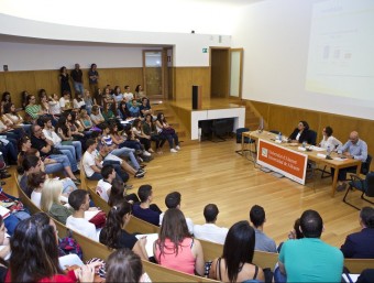 Julieta Castellanos durant el seu col·loqui sobre pobresa i drets humans en la UA.