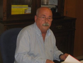 Jordi Gironès, l'alcalde de Riudarenes, en el seu despatx de l'ajuntament J. FERRER