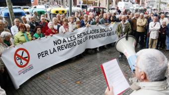 Protesta de persones grans contra les retallades de la llei de la dependència i en altres aspectes socials ANDREU PUIG / ARXIU
