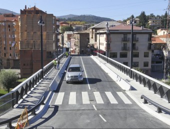 El pont de Sant Quirze de Besora , a Osona, reobert aquest dijous ha tornat a unir el poble JORDI PUIG / EL 9 NOU