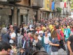 Una gentada pel centre de Girona durant la cercavila que es va celebrar la diada de Sant Narcís. DANI VILÀ