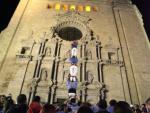 El pilar dels Marrecs, en acció, ahir en una plaça de la Catedral plena. JOAN SABATER