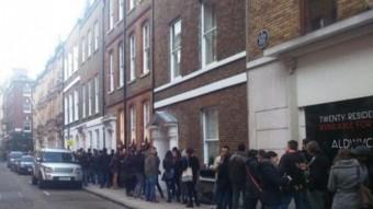 Una llarga cua que ocupa 31 edificis, per votar a Londres QUIM ARANDA