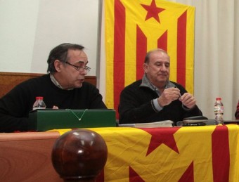 L'alcalde, Pere Espinet, a l'esquerra, amb Esteve Callís en un acte d'aquest any. J. SABATER