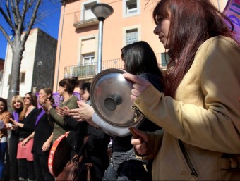 Perolada contra la violència masclista. EL PUNT AVUI