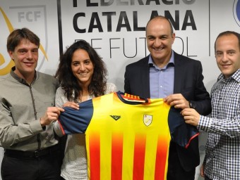 Lluís Cortés i Natàlia Arroyo, al costat del president de la FCF Andreu Subies i el director esportiu Marc Vives FCF