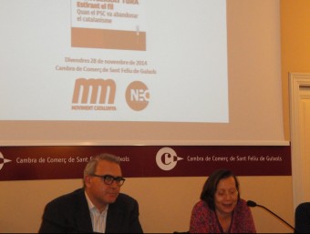 Albó, amb Montse Tura, presentant el llibre de l'exconsellera a Sant Feliu EL PUNT AVUI