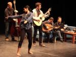 Shantala Shivalingappa amb Ferran Savall, a la guitarra, en un assaig recent. J. SABATER