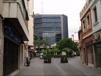 Façana de l'Ajuntament vista des del carrer sant Cristòfor. ESCORCOLL