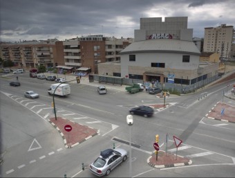 Els operaris municipals treballen ara en netejar i tapiar el teatre auditori, que estava en estat d'abandonament ARXIU