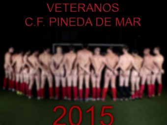 Imatge de la portada del calendari solidari publicat pels veterans del CF Pineda. DAVID MONCADA