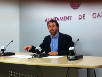 El regidor Vicent Mascarell en conferència de premsa. EL PUNT AVUI