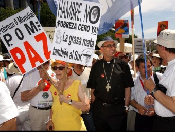 El bisbe Omella en una manifestació contra la pobresa l'any 2005 BERARDO RODRIGEZ/EFE