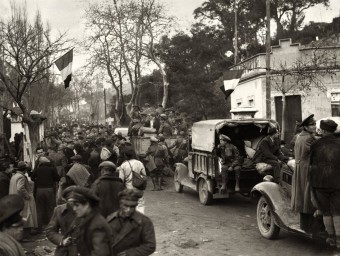 L'exèrcit republicà arriba al Pertús enmig de la multitud, el 7 de febrer de 1939- PHOTO NYT