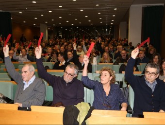 Membres de Moviment d'Esquerres reunits en una assemblea aquest gener passat. ANDREU PUIG