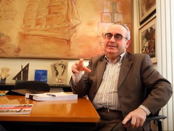 Josep Marigó, al seu despatx de l'Ajuntament de Blanes. JOAN CASTRO/ICONNA