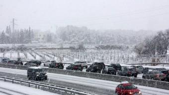 Cotxes atrapats ahir al matí a la carretera C-15 , entre Vilafranca I Vilanova ACN