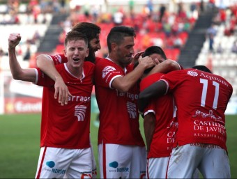 Els jugadors del Nàstic i de la Pobla estan acostumats a les celebracions ELISABETH MAGRE / JUANMA RAMOS