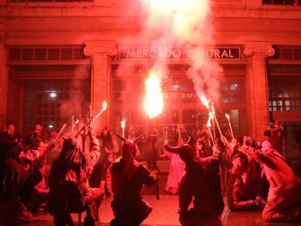 Celebració del Dijous Gras a les portes del Mercat. B. VIDAL