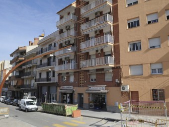 El carrer Aragó és un dels que concentra la major part dels pisos de propietat d'entitats financeres RAMON FERRANDIS / EL 9 NOU