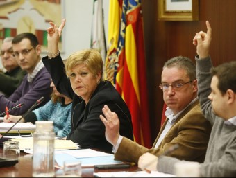 L'alcaldessa de Novelda en el ple de hui. EFE/ MANUEL LORENZO