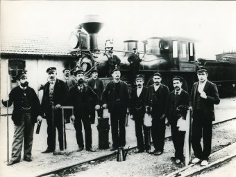 Imatge del 22 de novembre de l'any 1900, amb una màquina de tren procedent de Carolina del Sur. Cedida per Sebastià Comes Segura EL PUNT AVUI