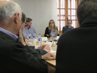 Joana Ortega reunida el mes passat amb els alcaldes dels deu municipis del Moianès JORDI PUIG / EL 9 NOU