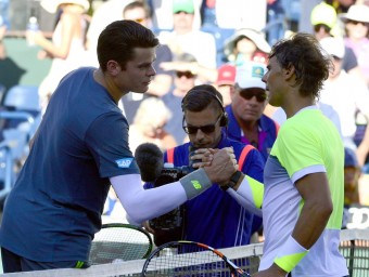 Raonic saluda Nadal al final del partit EFE