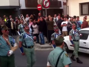 Captura d'imatge de la desfilada de la Hermandad de Antiguos Caballeros Legionarios el 2014 a Palafolls AMARAI