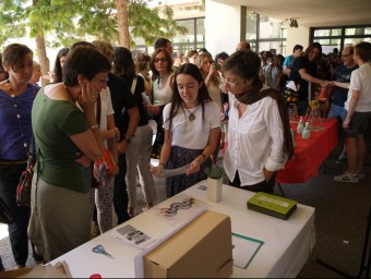 L'alumnat de les escoles cooperatives expliquen al professorat les experiències. ESCORCOLL