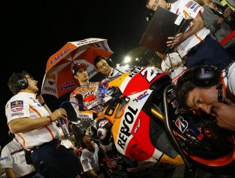 El pilot vallesà, diumenge a Losail, abans de la sortida REPSOL HONDA