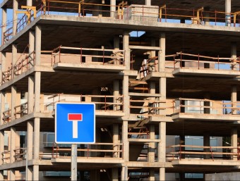 Bloc de pisos en construcció a Girona, en una imatge d'arxiu del 2010 LLUÍS SERRAT