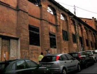 Façana de la fàbrica Roda de la vila d'Alcoi. B. SILVESTRE