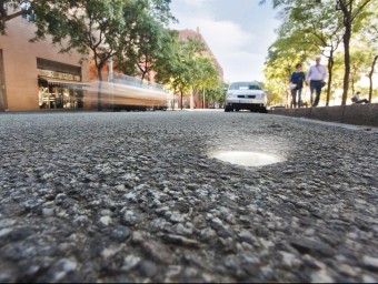 L'empresa catalana Urbiòtica ven sensors per gestionar els aparcaments en superfície.  ARXIU