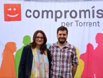 Mònica Oltra i Pau Alabajos en l'acte de presentació d ela candidatura. ESCORCOLL
