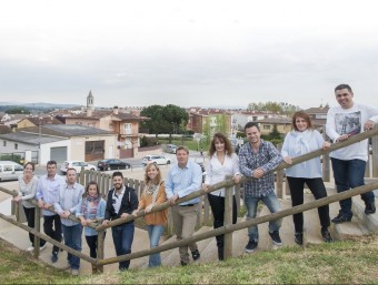 Veïns pel municipi , amb Salamero al mig, amb camisa blava EPA