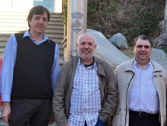 Ribas, a l'esquerra, substitueix l'alcalde de CiU de Teià, Josep Botey, a la dreta. A la llista no hi ha UDC. ARXIU