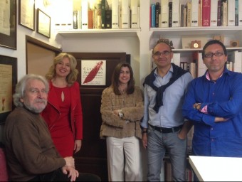 Visita de l'equip rectoral de la UA al domicili d'Antoni Miró. EL PUNT AVUI