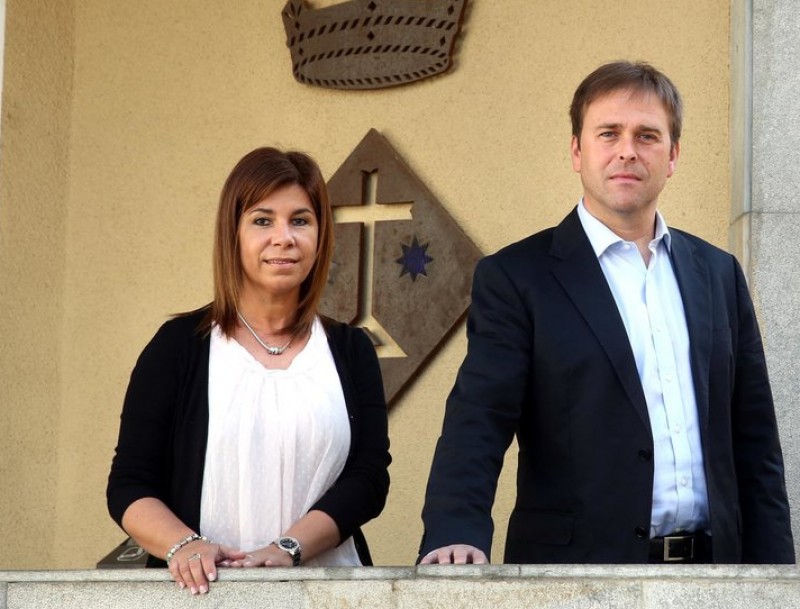 Olga Guillem (CDC) i Josep Argelés (ERC), en una imatge d'abans de les municipals del 2015 JOAN CASTRO / ICONNA