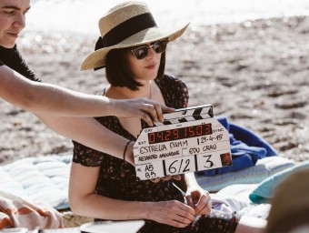 Dakota Johnson protagonitza el primer curtmetratge produït per Estrella Damm