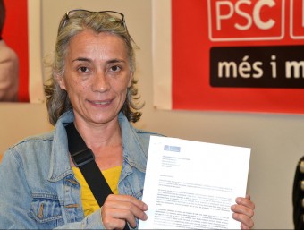 Carmen Porro, amb la carta que han fet arribar a la ministra de Foment PSC MONTCADA