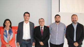 Cinc candidats a paer en cap. D'esquerra a dreta: Dolors López (PP), Toni Postius (CiU), Àngel Ros (PSC), Eduard Baches (ICV) i Carles Vega (ERC), en un debat celebrat fa uns dies J.T