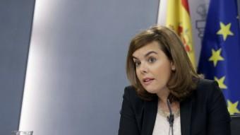 La vicepresidenta del govern espanyol, Soraya Sáenz de Santamaría, durant la roda de premsa d'aquest divendres EFE